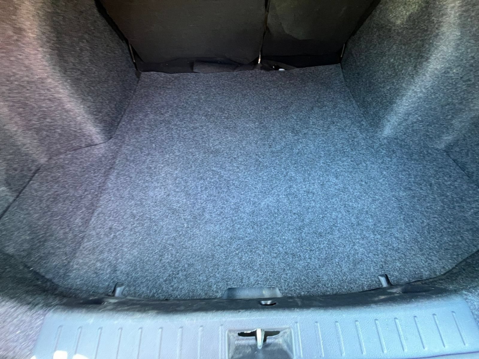 Used 2025 Nissan Versa SV FWD image 26