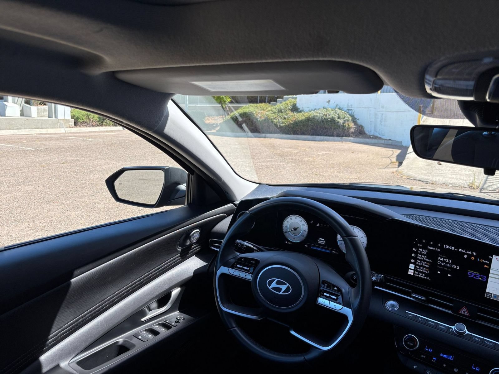 Used 2025 Hyundai Elantra SEL FWD image 35