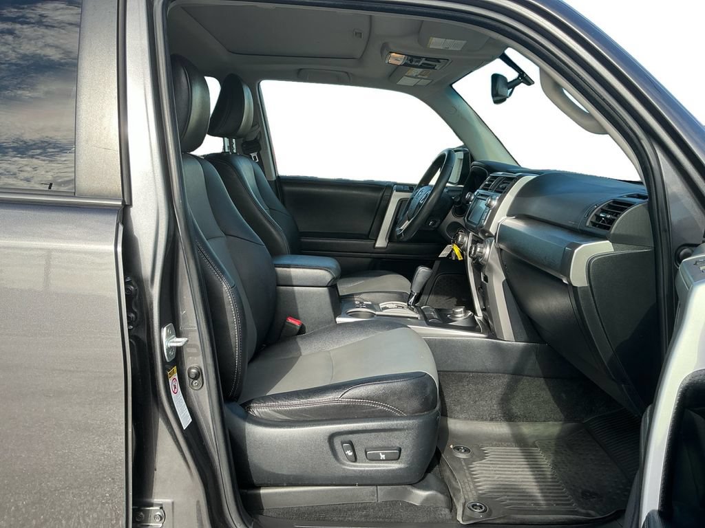Used 2018 Toyota 4Runner SR5 Premium AWD/4WD image 22
