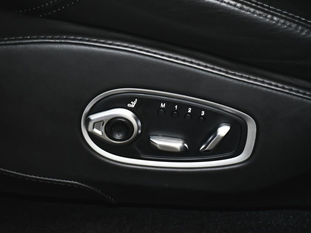 Used 2021 Aston Martin DBX image 48
