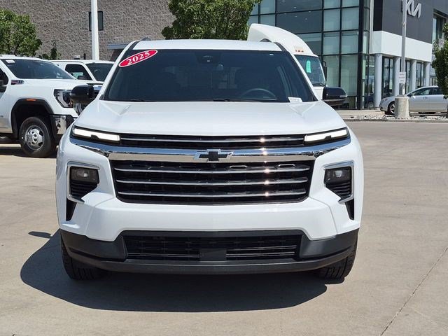 Used 2025 Chevrolet Traverse LT w/ Driver Confidence Package AWD/4WD image 9