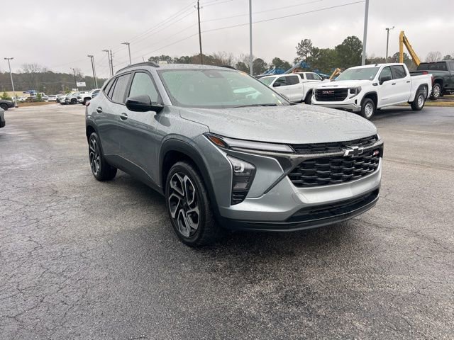 Used 2024 Chevrolet Trax RS w/ Driver Confidence Package image 3