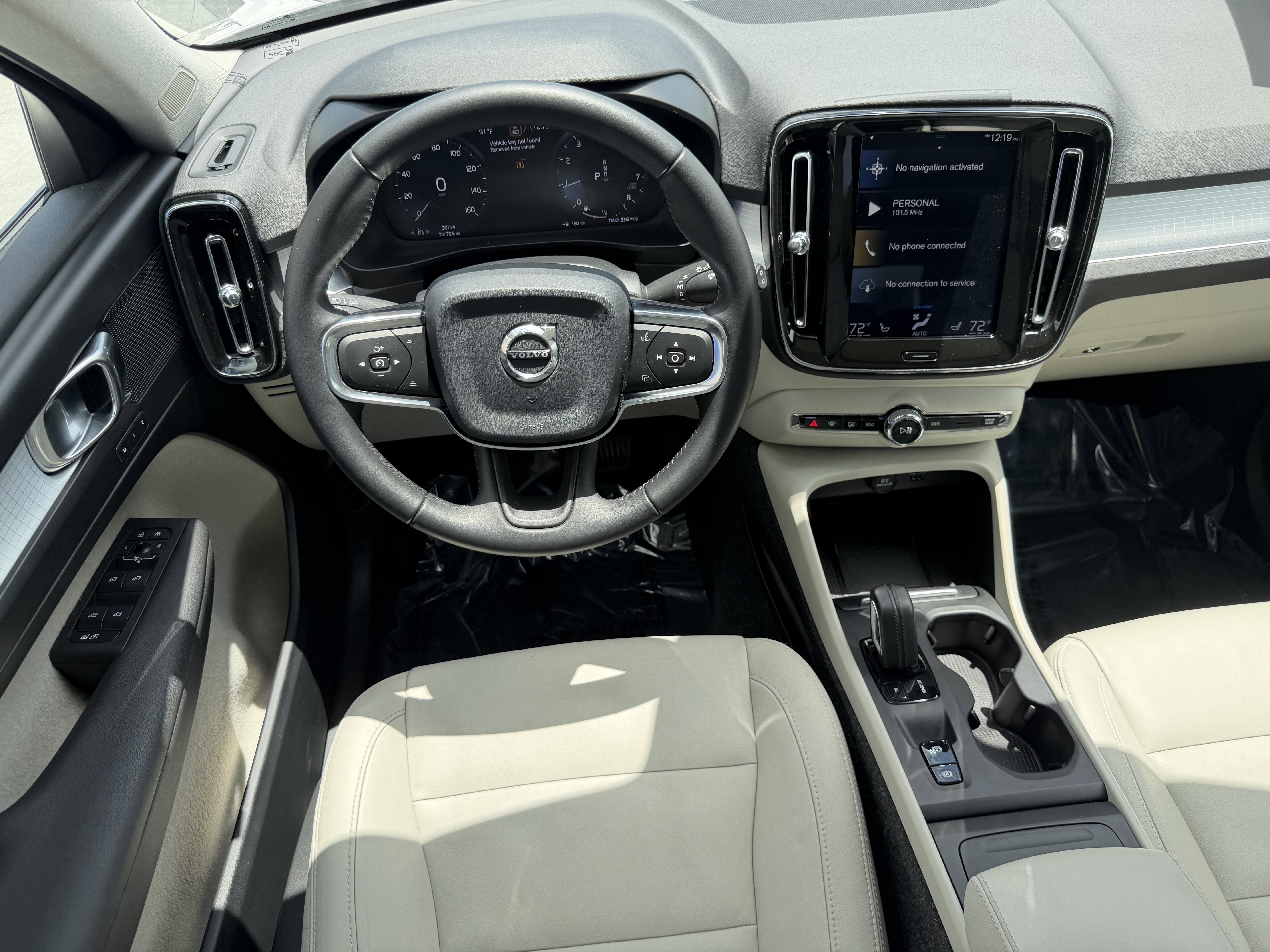 Used 2020 Volvo XC40 T4 Momentum FWD image 14