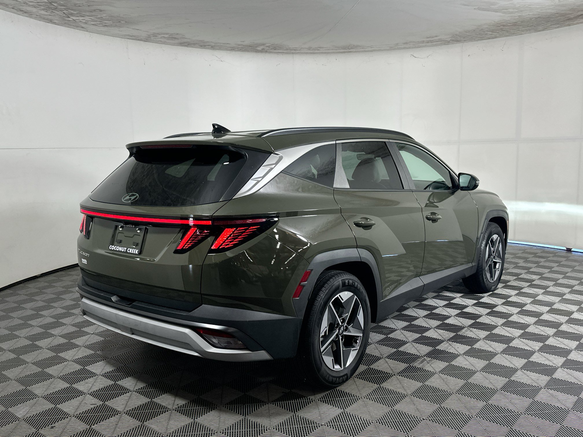 Used 2025 Hyundai Tucson SEL FWD image 3