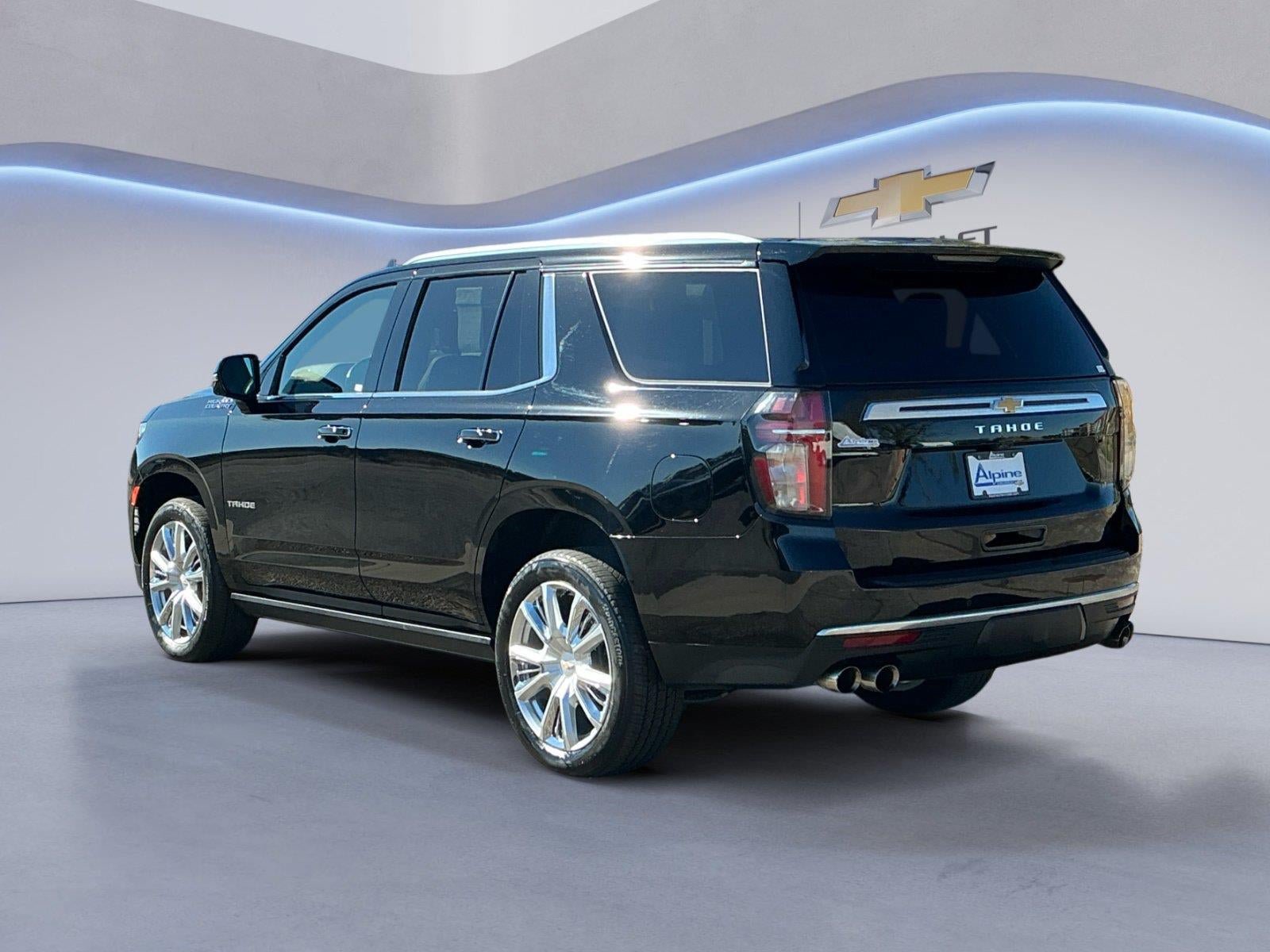 Used 2021 Chevrolet Tahoe High Country AWD/4WD image 3