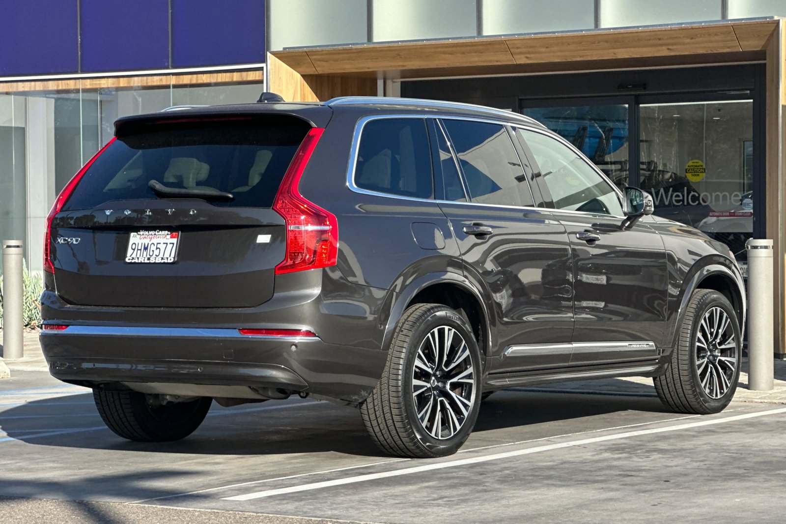 Certified 2023 Volvo XC90 T8 Plus w/ Protection Package AWD/4WD image 4
