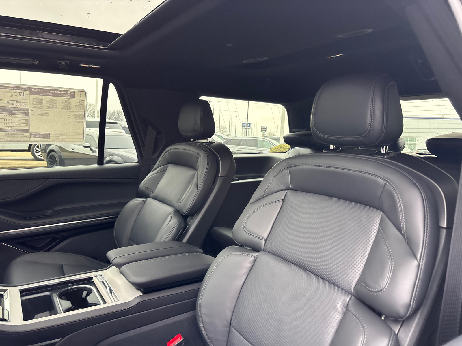 New 2026 Lincoln Navigator Reserve w/ Jet Appearance Package AWD/4WD image 26