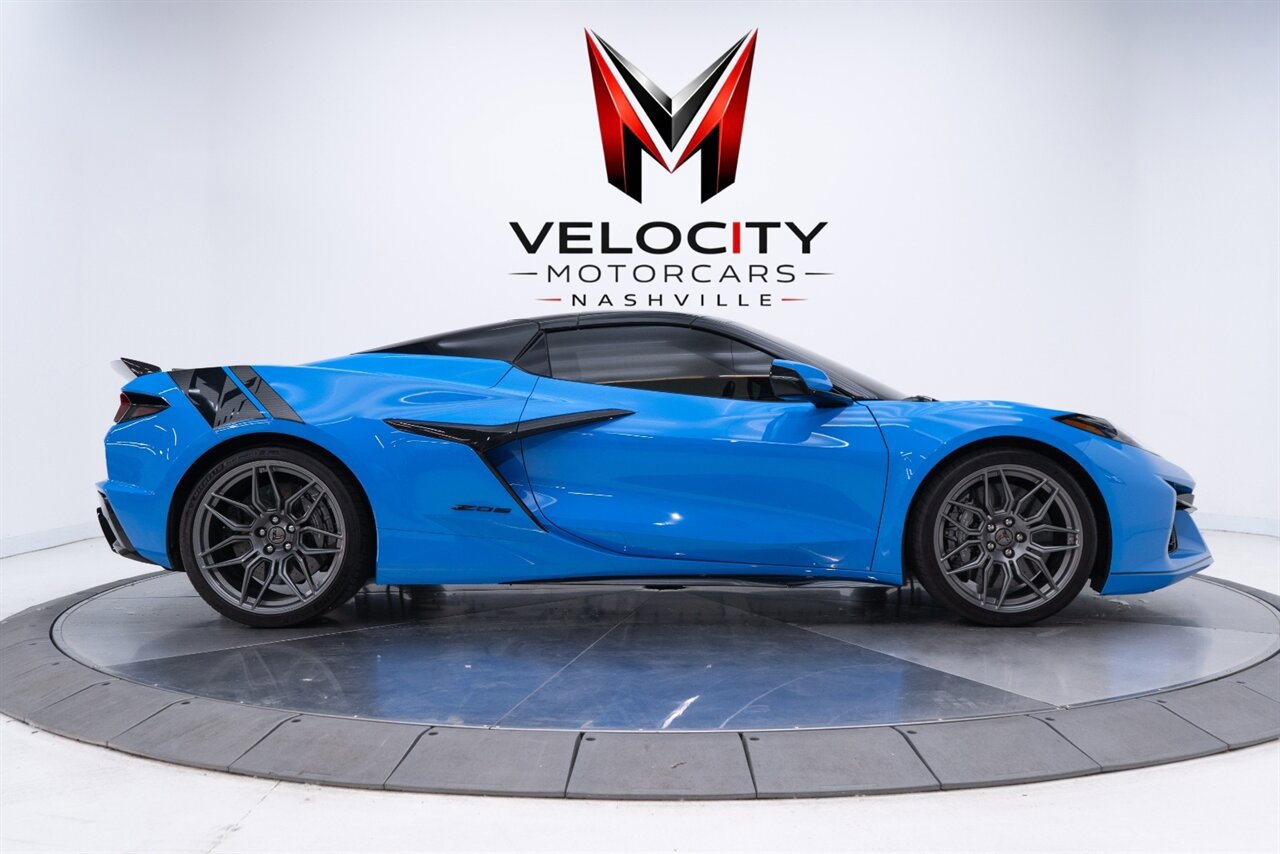 Used 2023 Chevrolet Corvette Z06 w/ Stealth Interior Trim Package RWD image 5