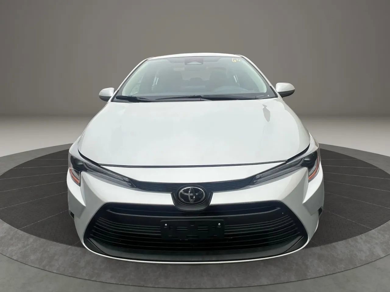 Used 2025 Toyota Corolla LE image 2