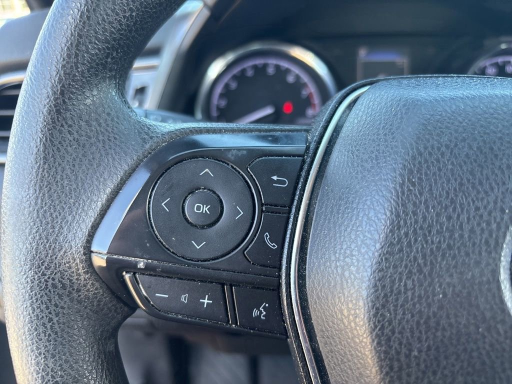 Used 2019 Toyota Camry LE FWD image 18