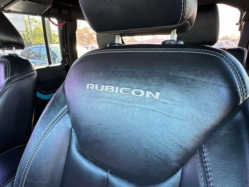 Used 2015 Jeep Wrangler Unlimited Rubicon image 28