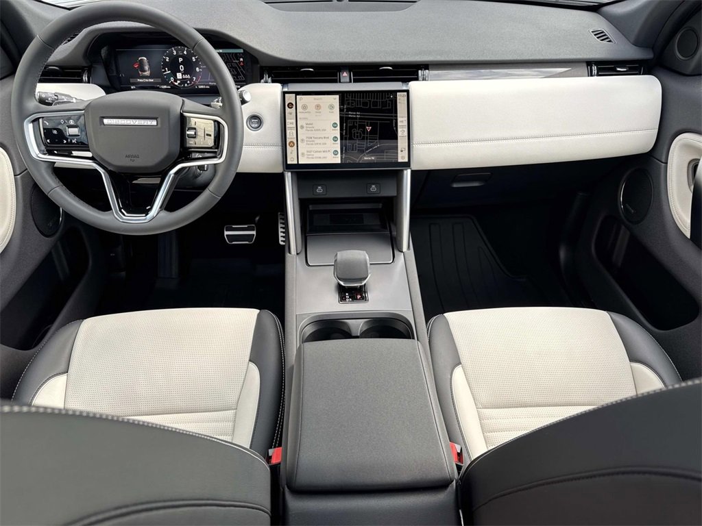 Certified 2025 Land Rover Discovery Sport Dynamic SE image 16
