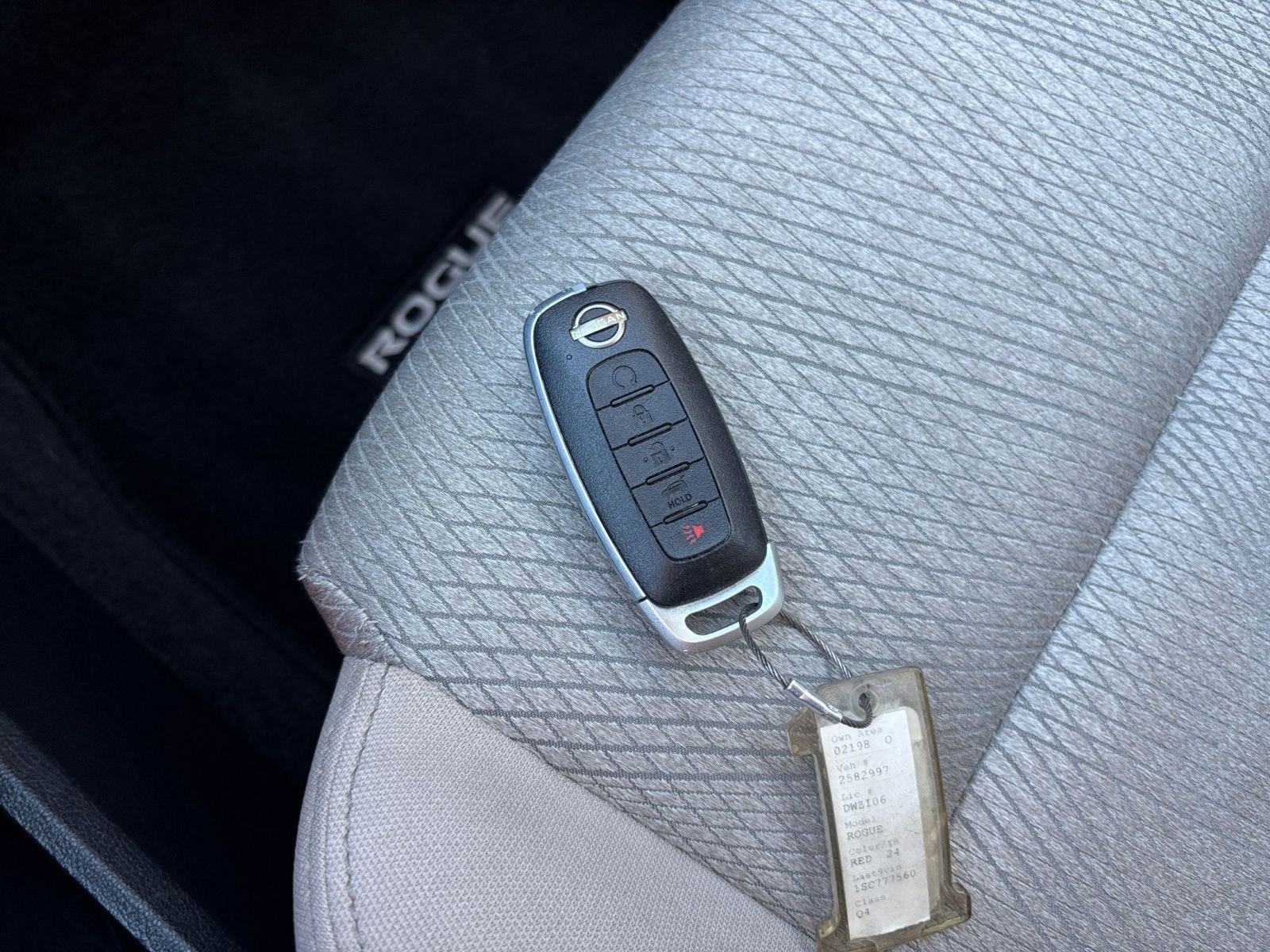 Used 2025 Nissan Rogue SV AWD/4WD image 21