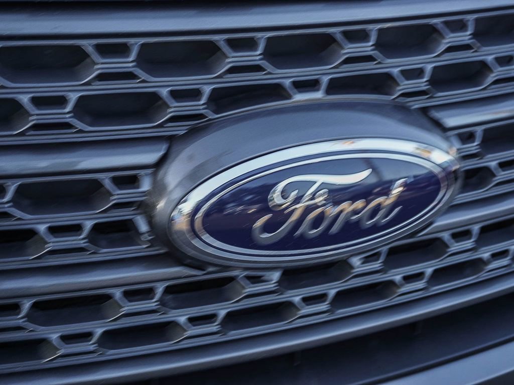 Used 2023 Ford Explorer XLT w/ Equipment Group 202A image 12