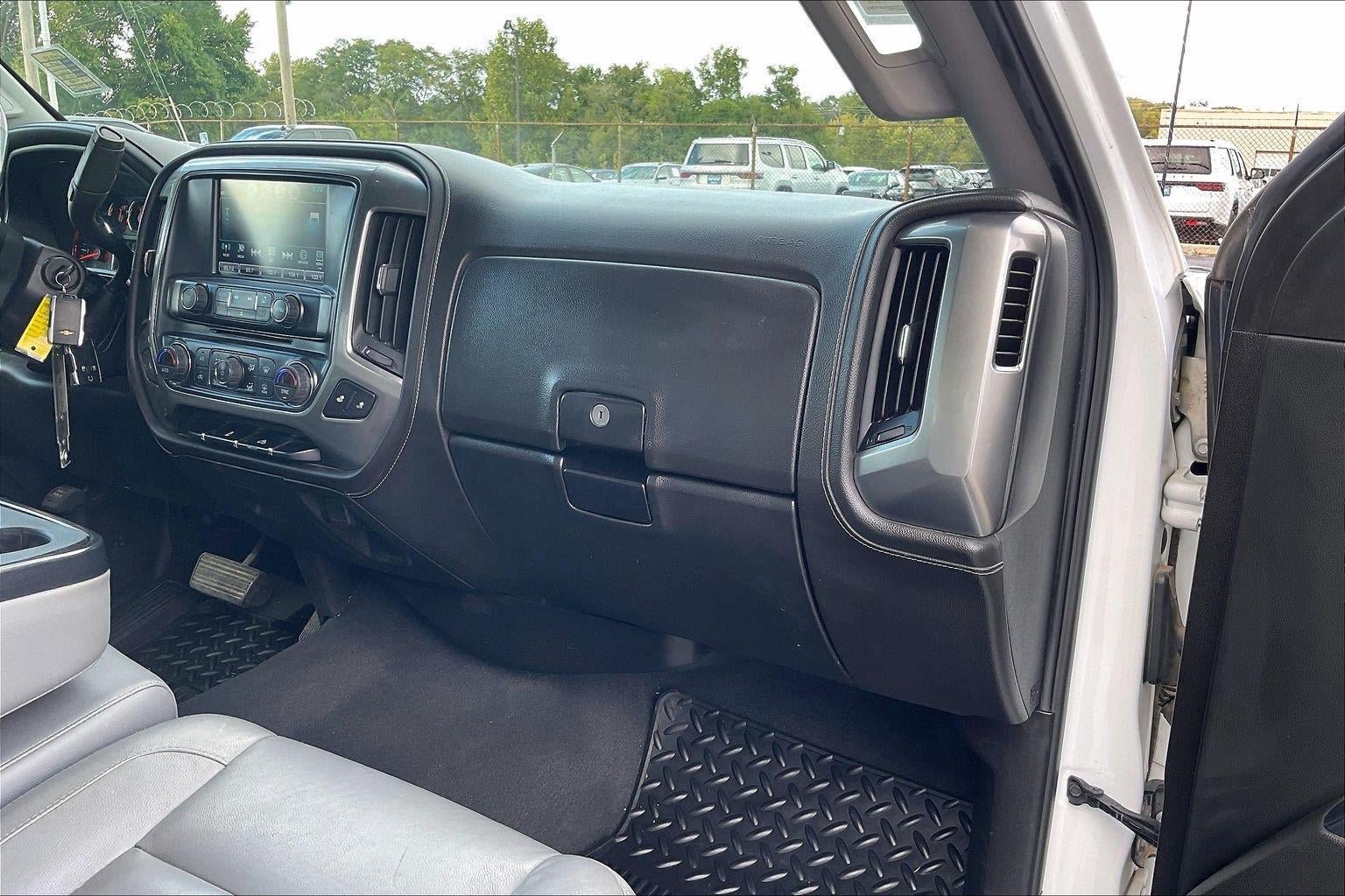 Used 2019 Chevrolet Silverado 2500 LTZ AWD/4WD image 17