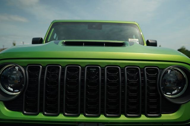 New 2025 Jeep Wrangler Unlimited Rubicon 392 image 35