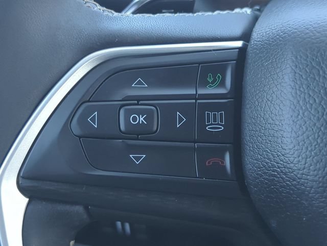 Used 2023 Jeep Grand Cherokee Altitude AWD/4WD image 15