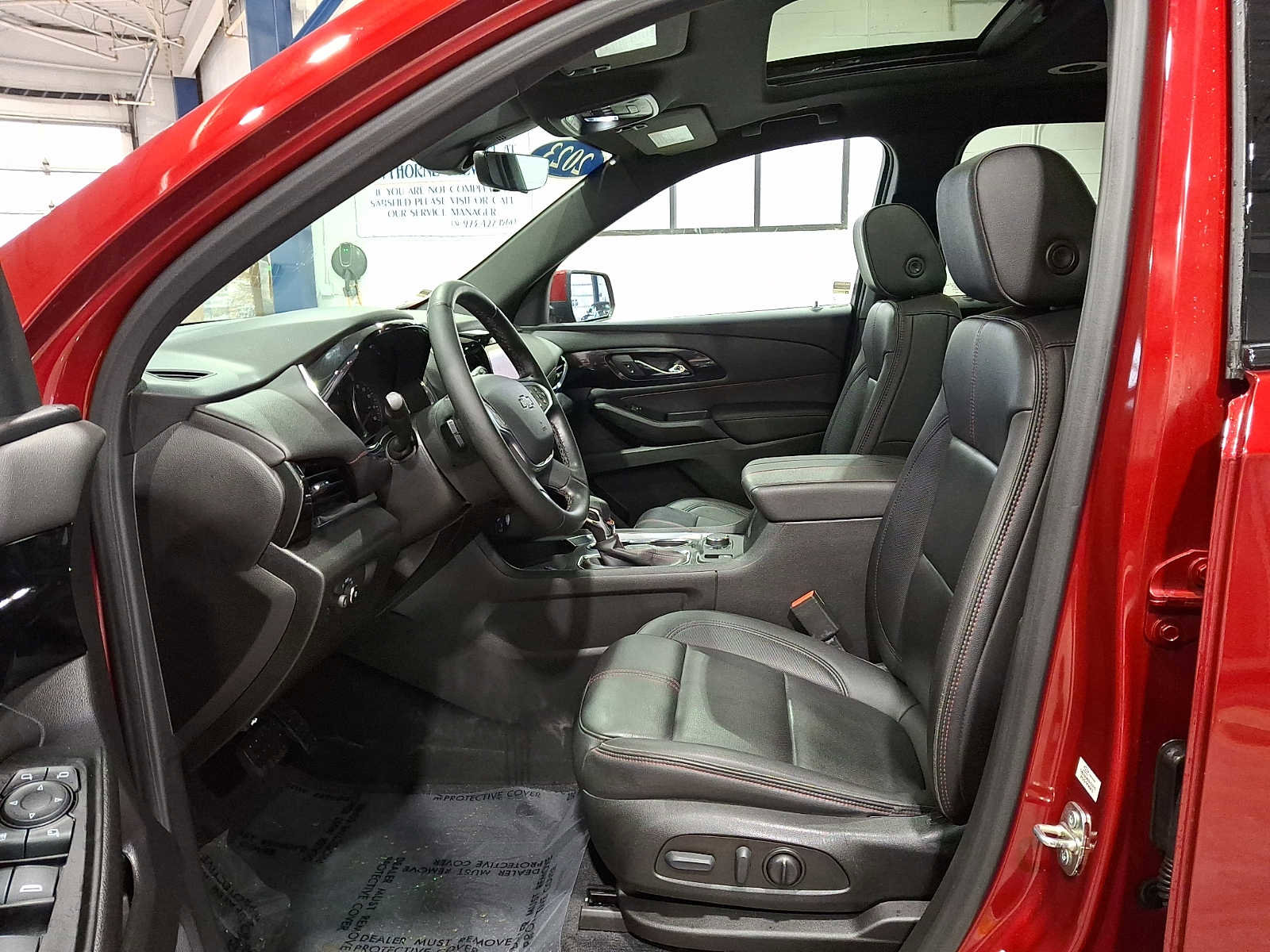 Used 2023 Chevrolet Traverse RS image 18