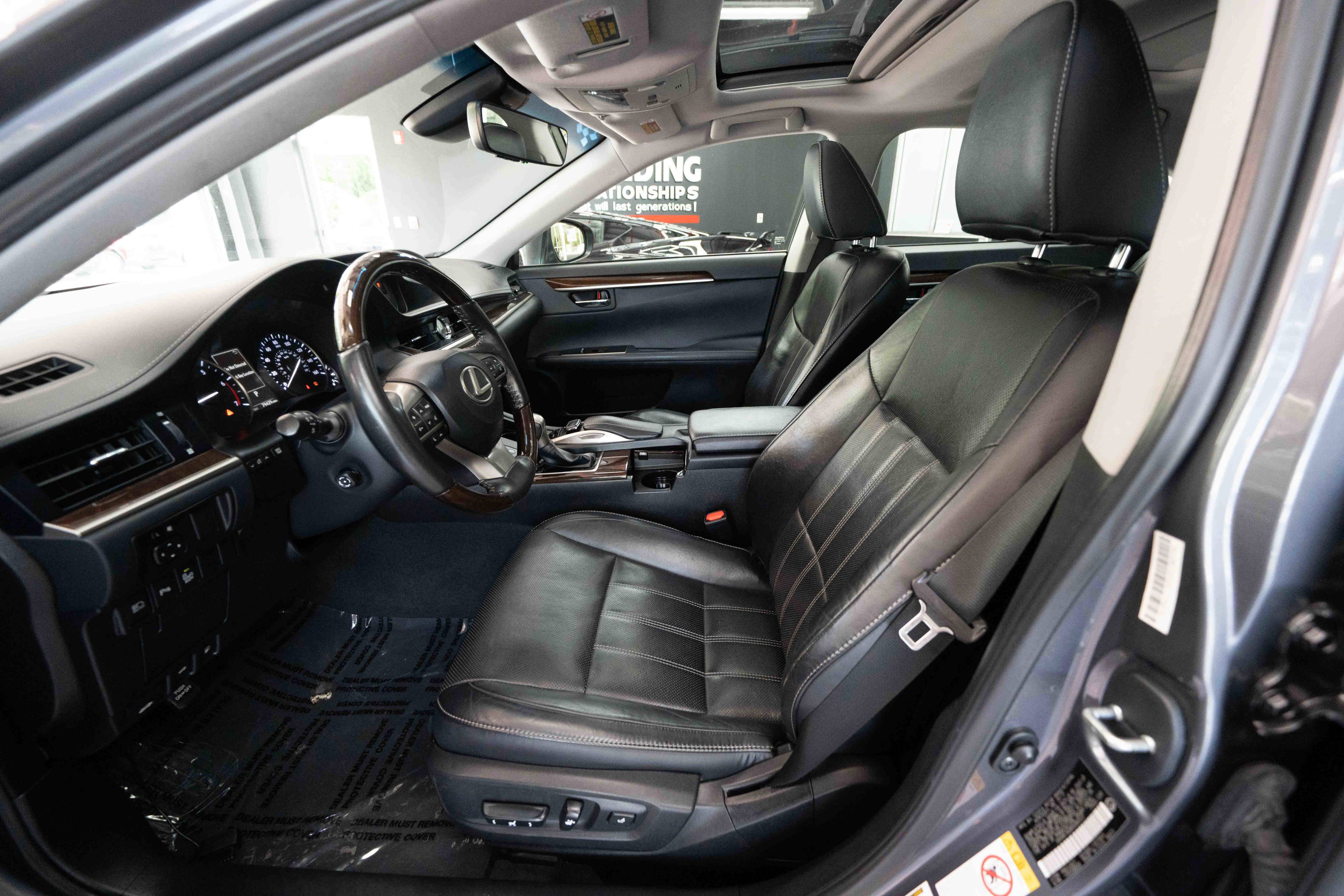 Used 2017 Lexus ES 350 w/ Luxury Package FWD image 9