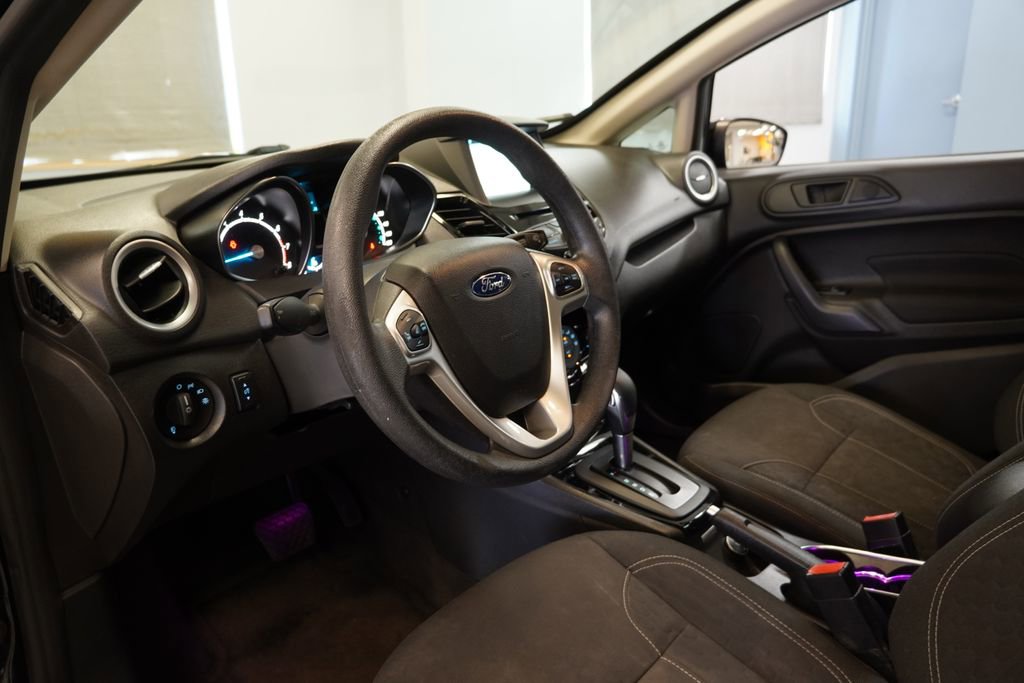 Used 2018 Ford Fiesta SE w/ Equipment Group 201A image 6