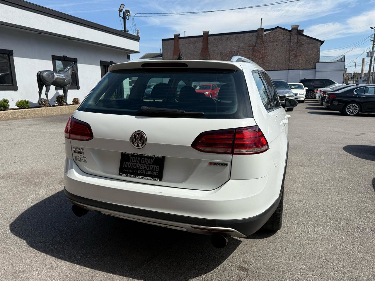 Used 2019 Volkswagen Golf Alltrack S image 3
