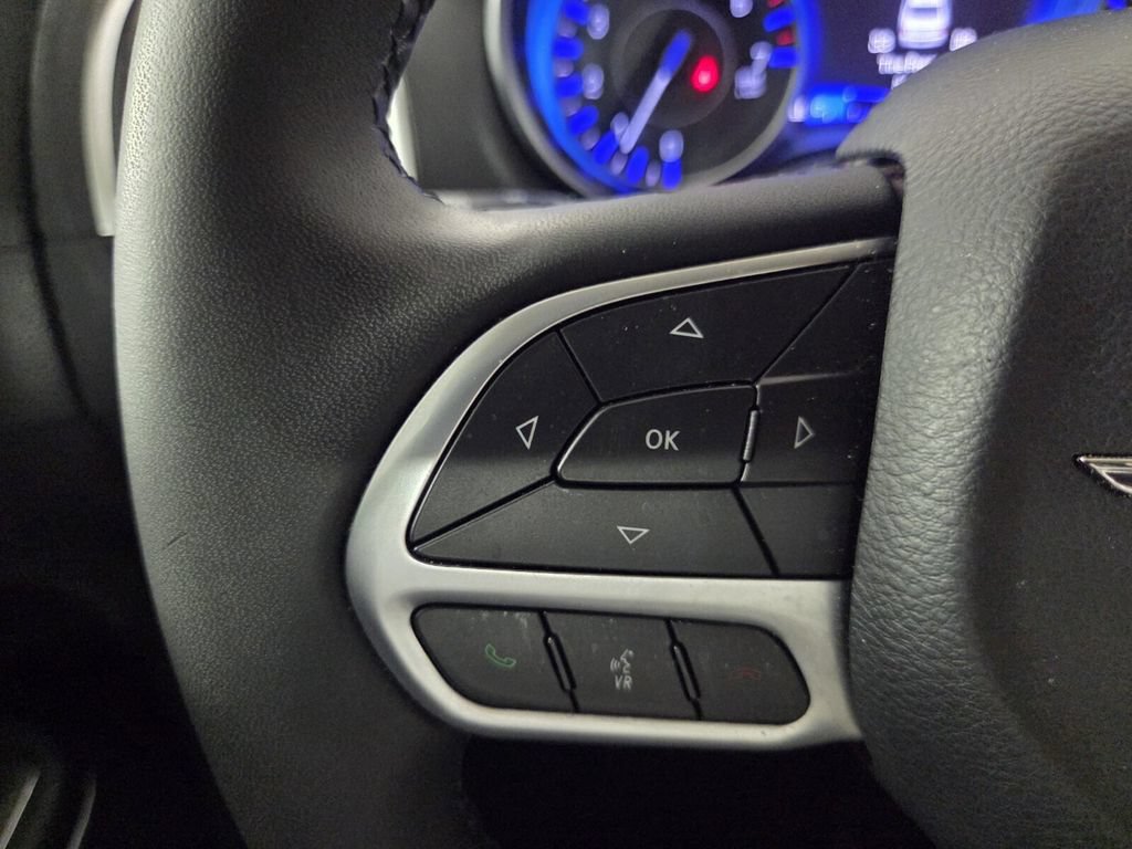 Used 2023 Chrysler 300 Touring L w/ Comfort Group RWD image 17