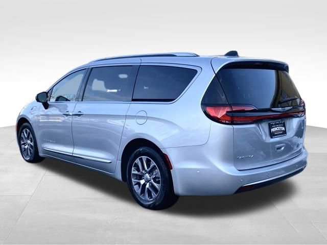 Used 2023 Chrysler Pacifica Pinnacle image 5