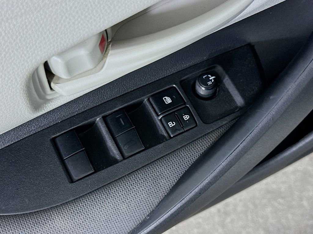 Used 2022 Toyota Corolla LE FWD image 18