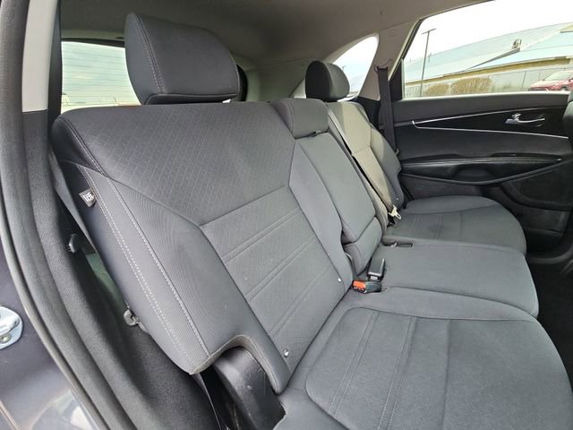 Used 2016 Kia Sorento LX image 25