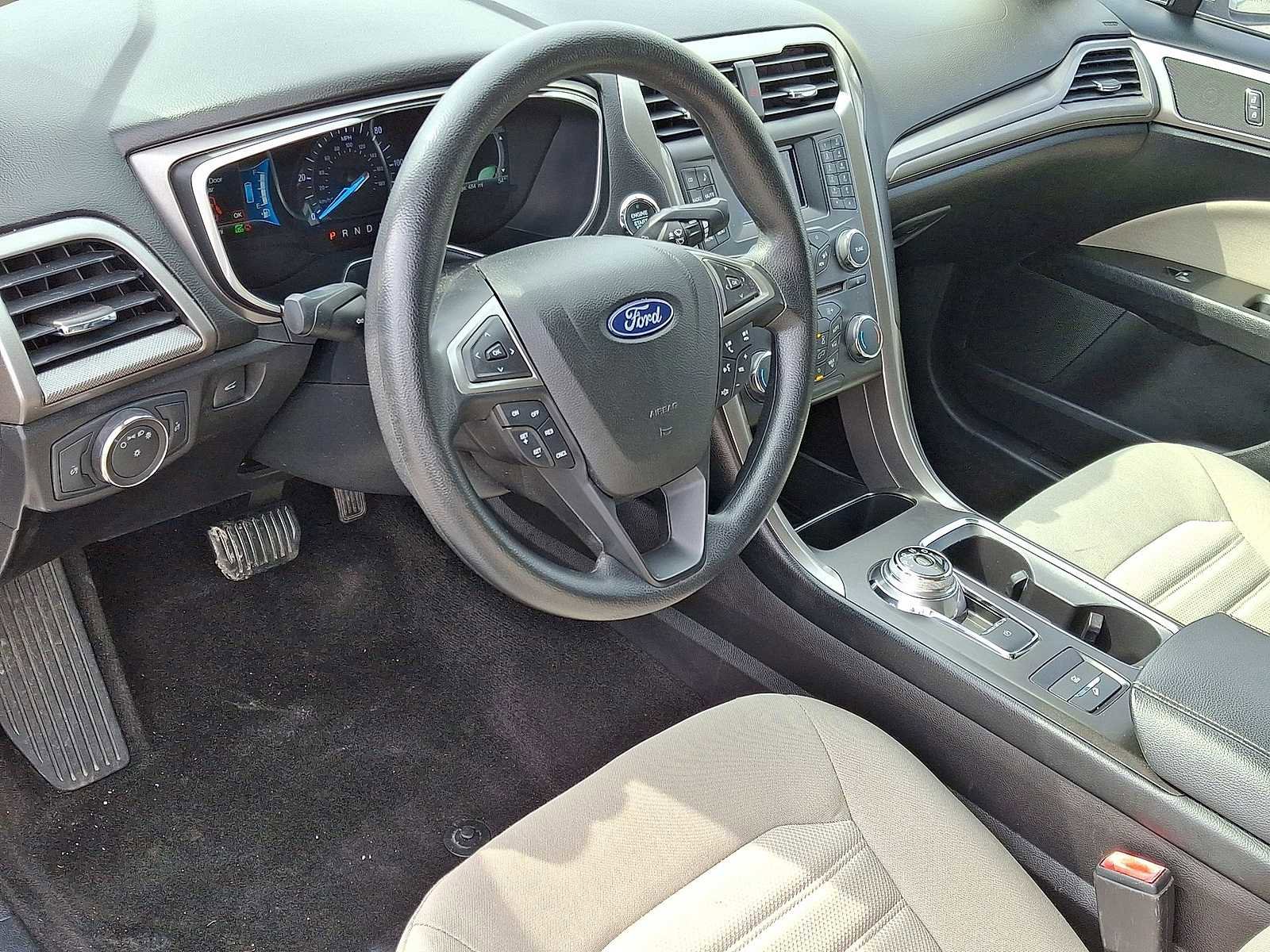 Used 2018 Ford Fusion S image 16