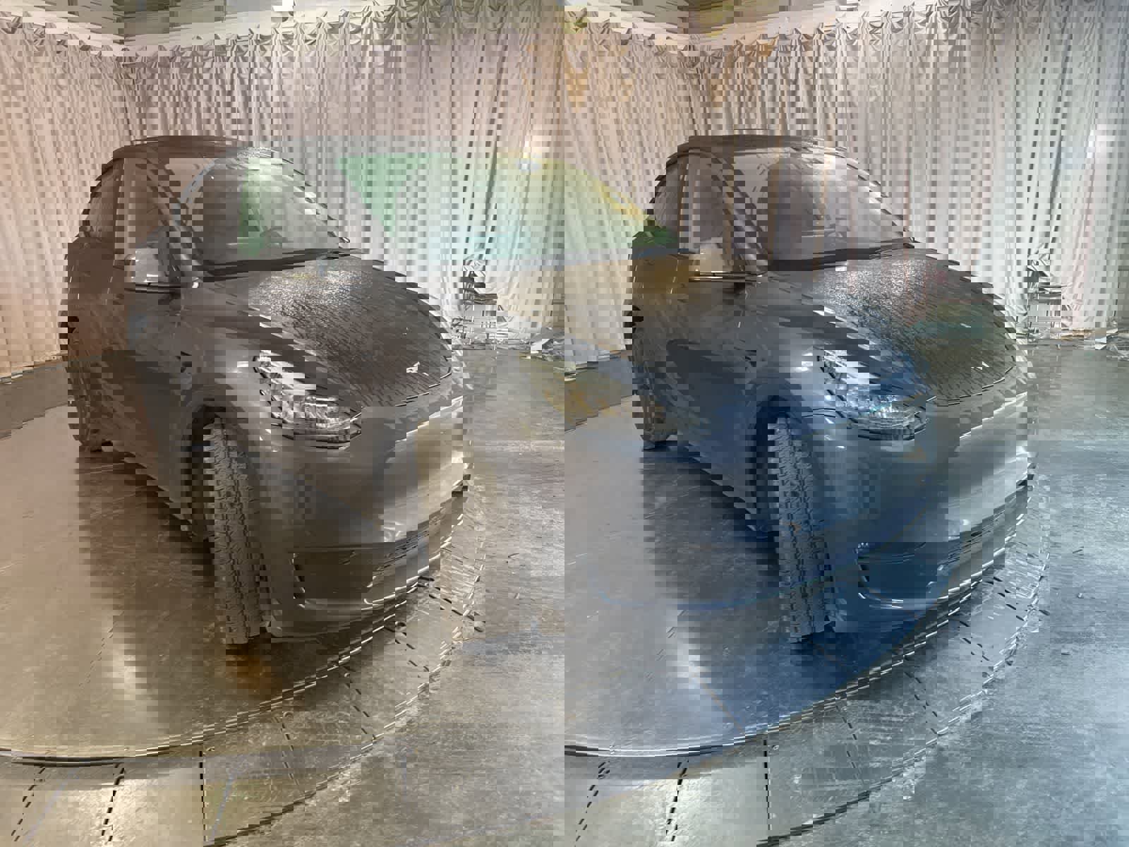 Used 2023 Tesla Model Y Long Range image 3