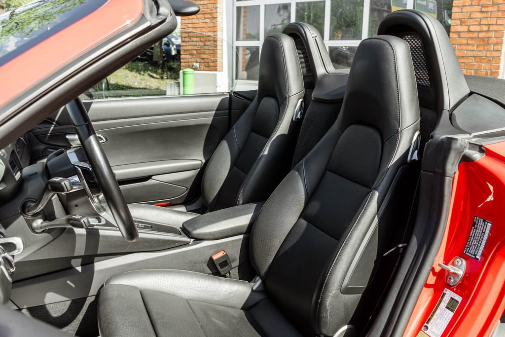 Used 2024 Porsche 718 Boxster w/ Premium Package RWD image 8