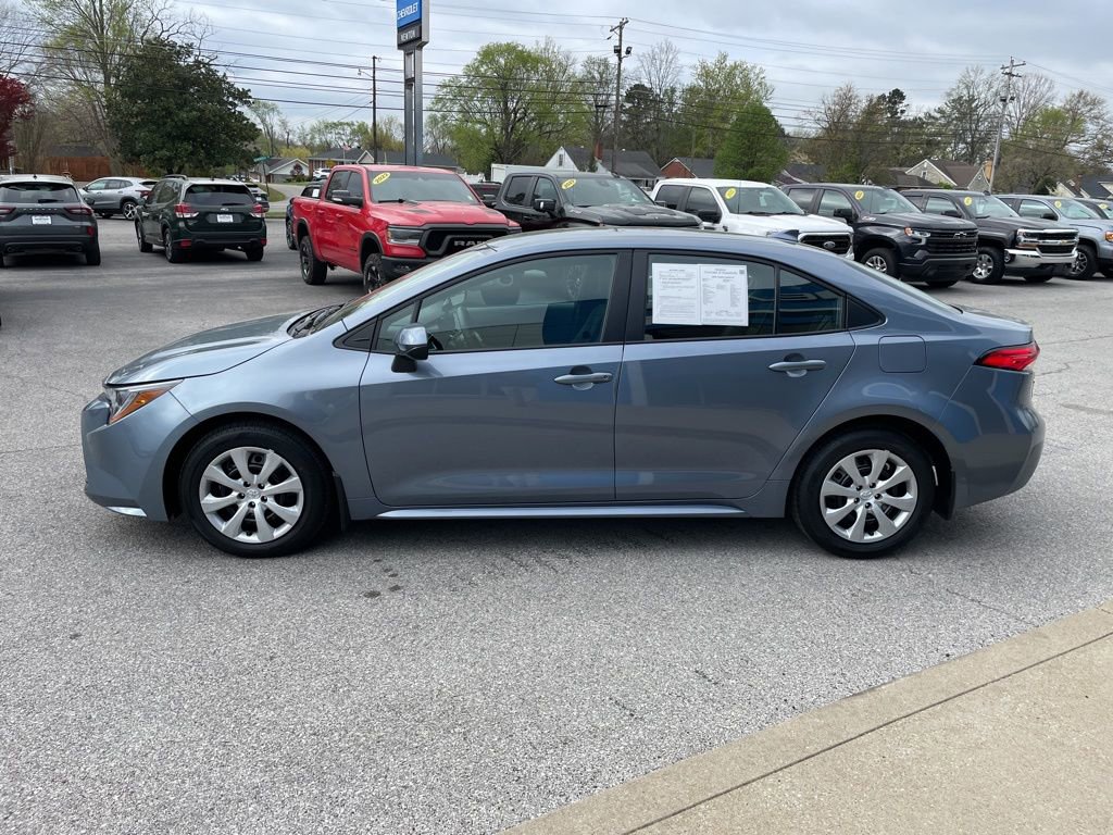 Used 2025 Toyota Corolla LE image 45