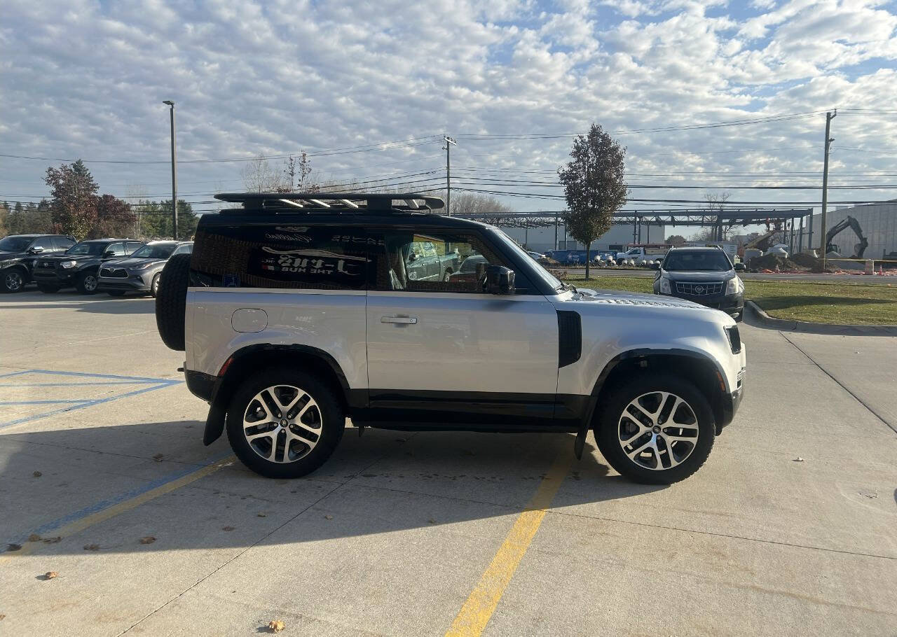 Used 2022 Land Rover Defender 90 X-Dynamic S image 5