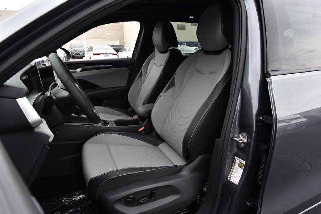 New 2027 Volkswagen Tiguan SE R-Line AWD/4WD image 19