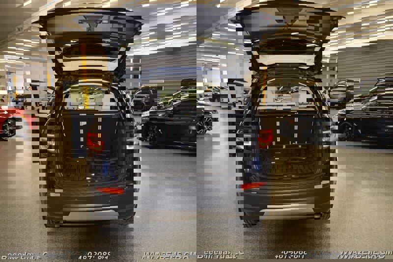 Used 2021 Land Rover Discovery Sport SE R-Dynamic image 41