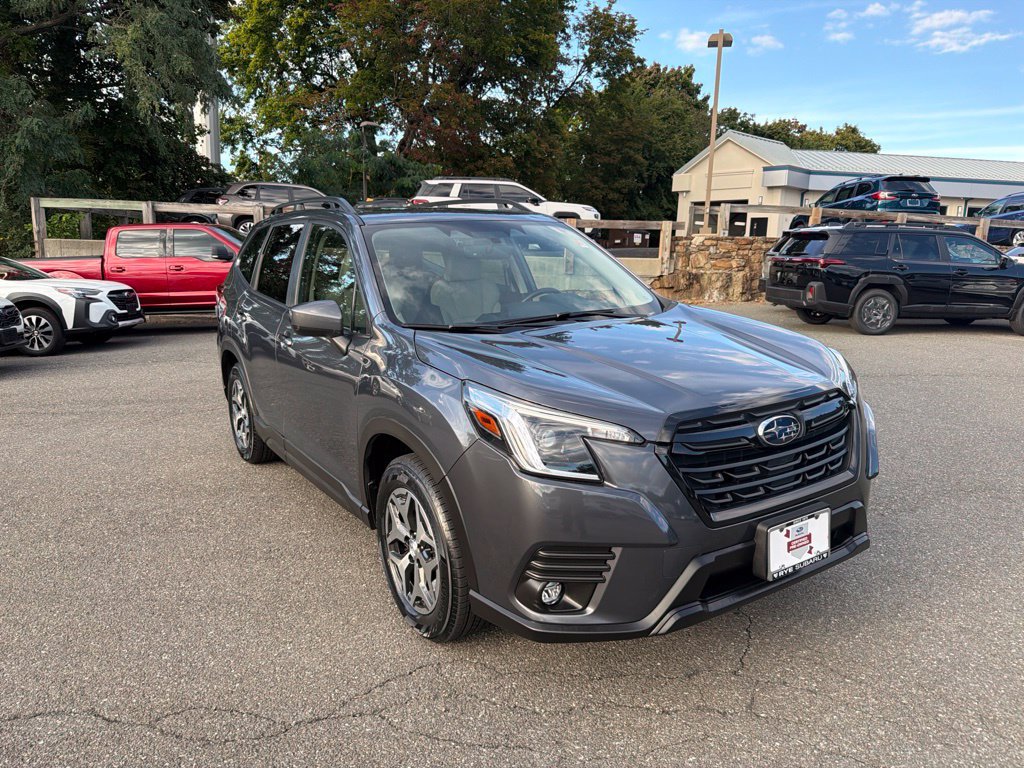 Certified 2024 Subaru Forester Premium AWD/4WD image 1