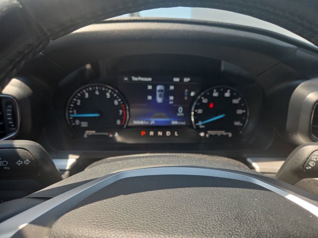 Used 2021 Ford Explorer XLT w/ Equipment Group 202A AWD/4WD image 9