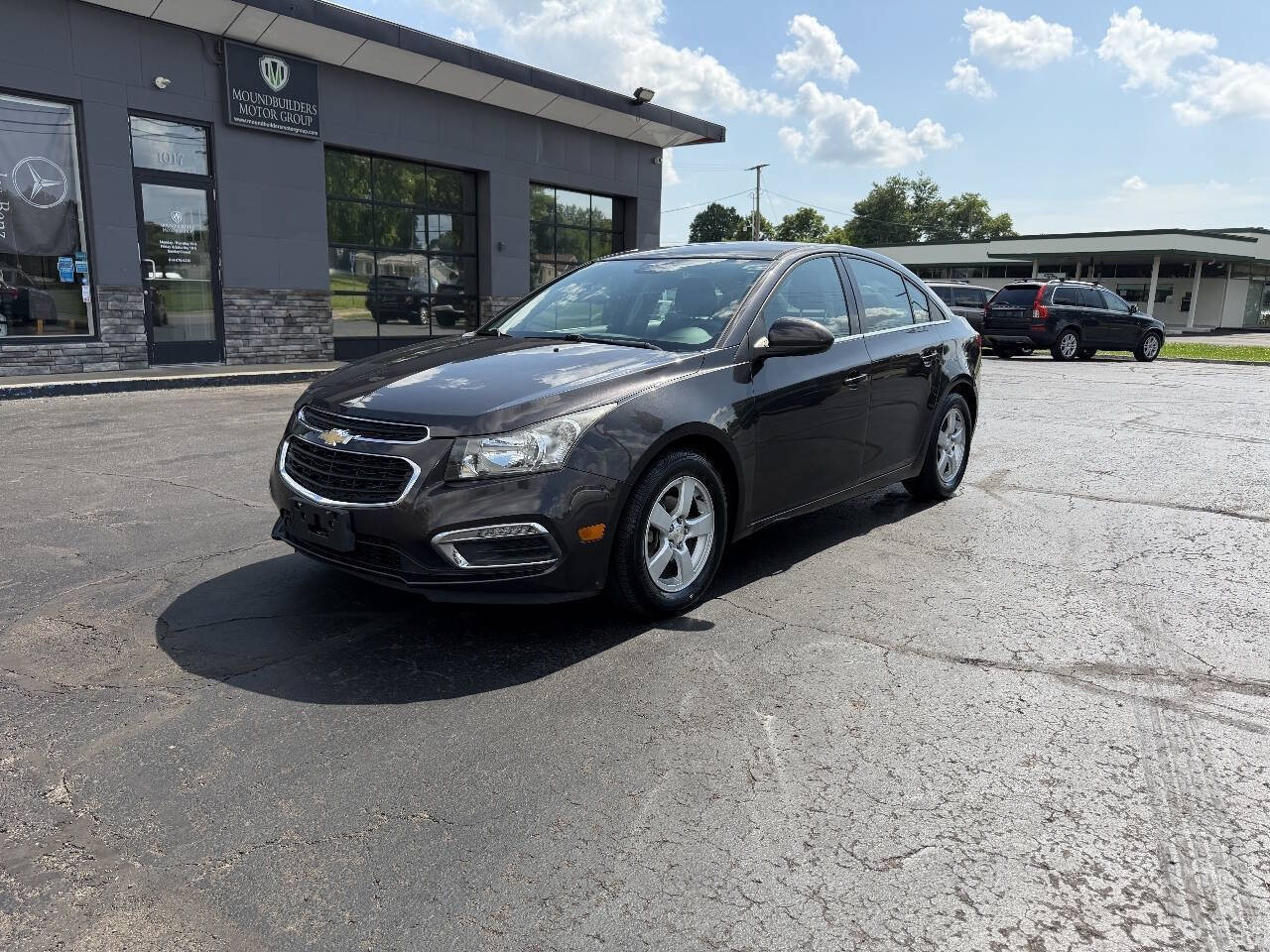 Used 2016 Chevrolet Cruze LT FWD image 2