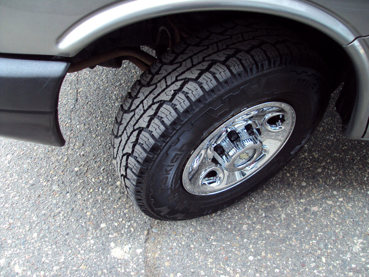 Used 2012 Chevrolet Express 2500 image 28