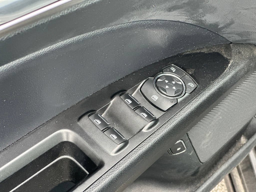 Used 2018 Ford Fusion SE w/ Equipment Group 602A FWD image 16