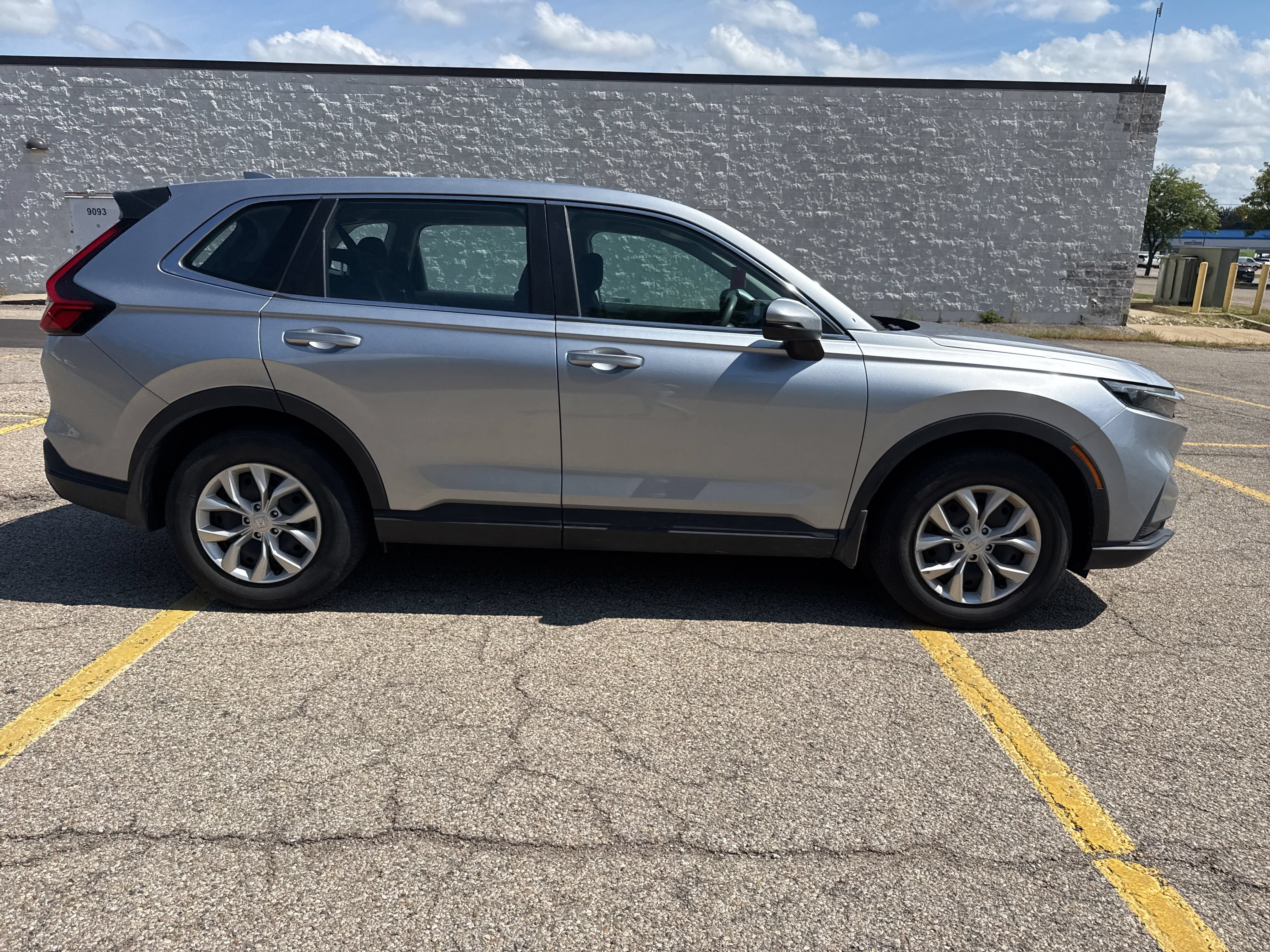 Used 2024 Honda CR-V LX image 2