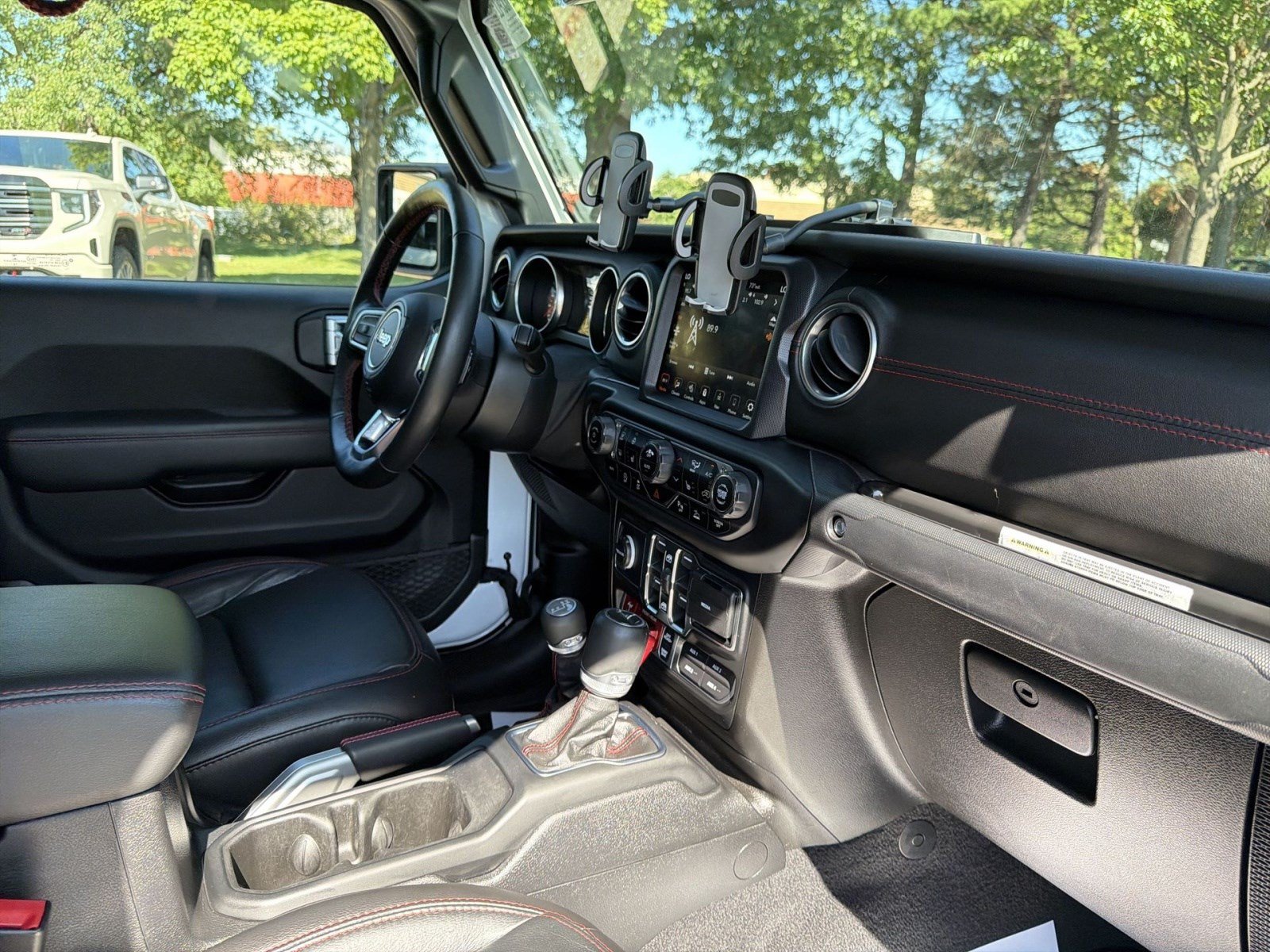 Used 2020 Jeep Gladiator Rubicon AWD/4WD image 29