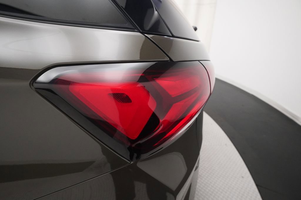 Used 2024 Chevrolet Equinox LT image 32