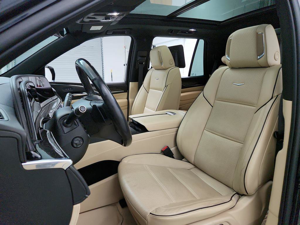 Used 2021 Cadillac Escalade Premium Luxury w/ Driver Assist Tech Package AWD/4WD image 14