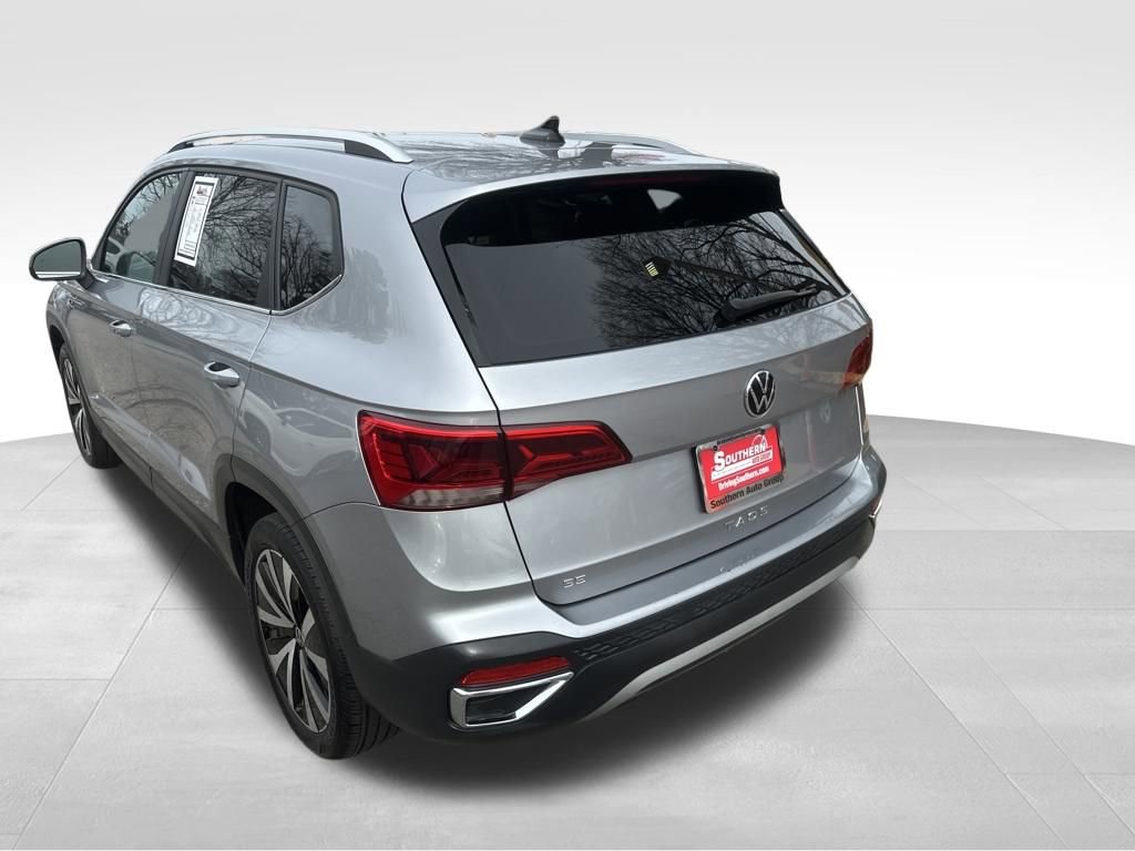 Used 2024 Volkswagen Taos SE FWD image 17