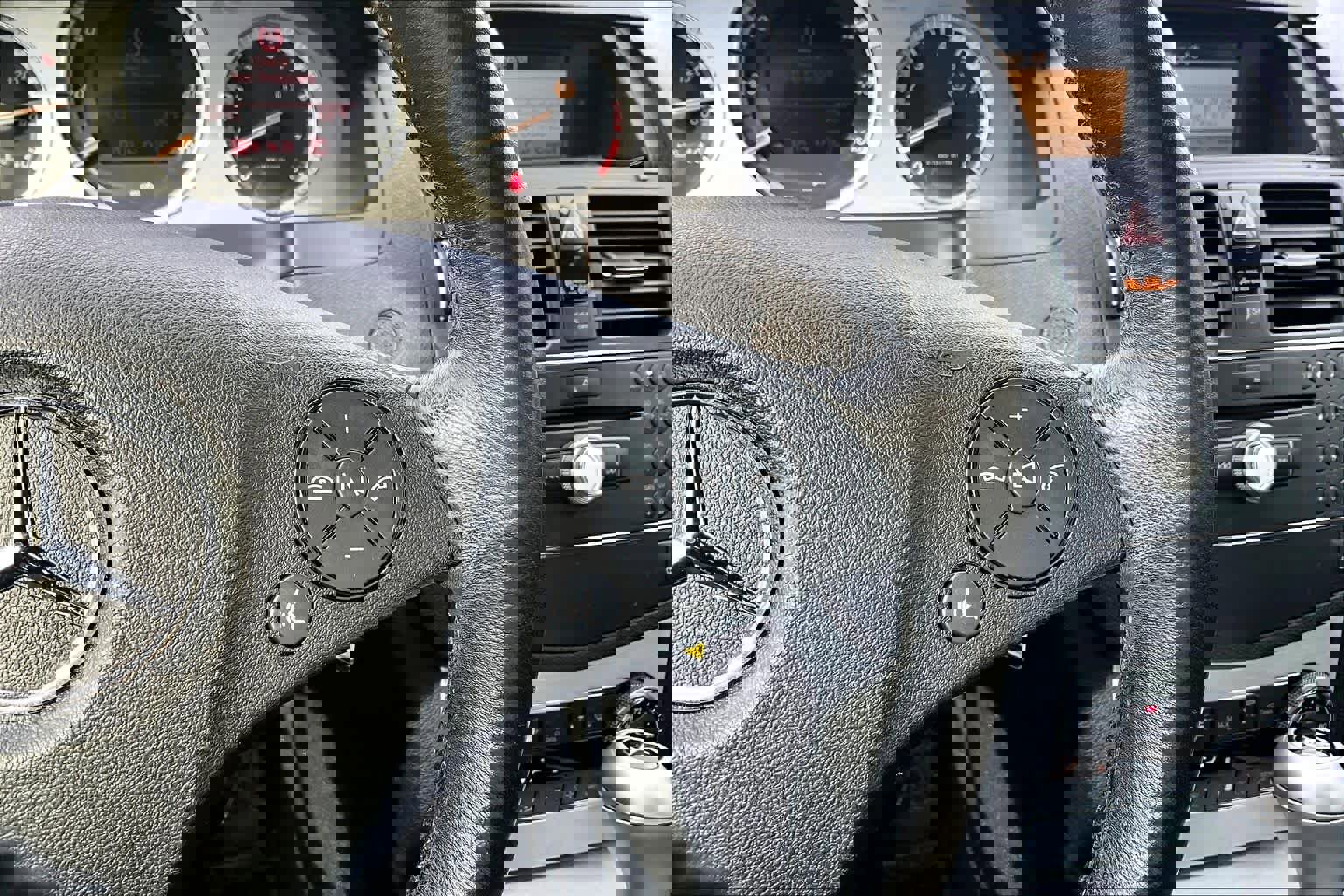 Used 2008 Mercedes-Benz C 300 Sport image 25