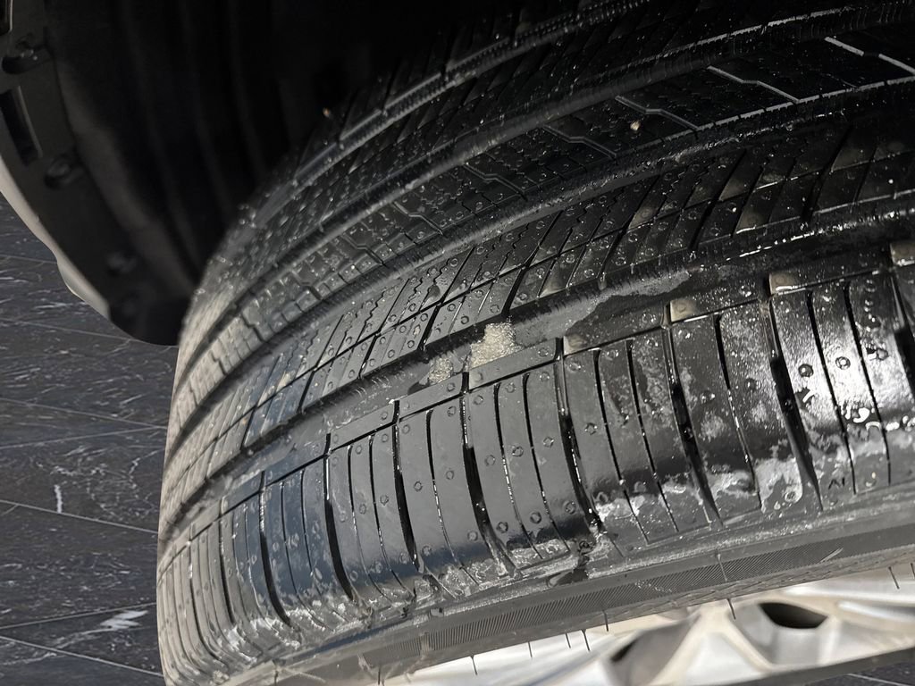 Used 2023 Ford Explorer Platinum w/ Class IV Trailer Tow Package image 41