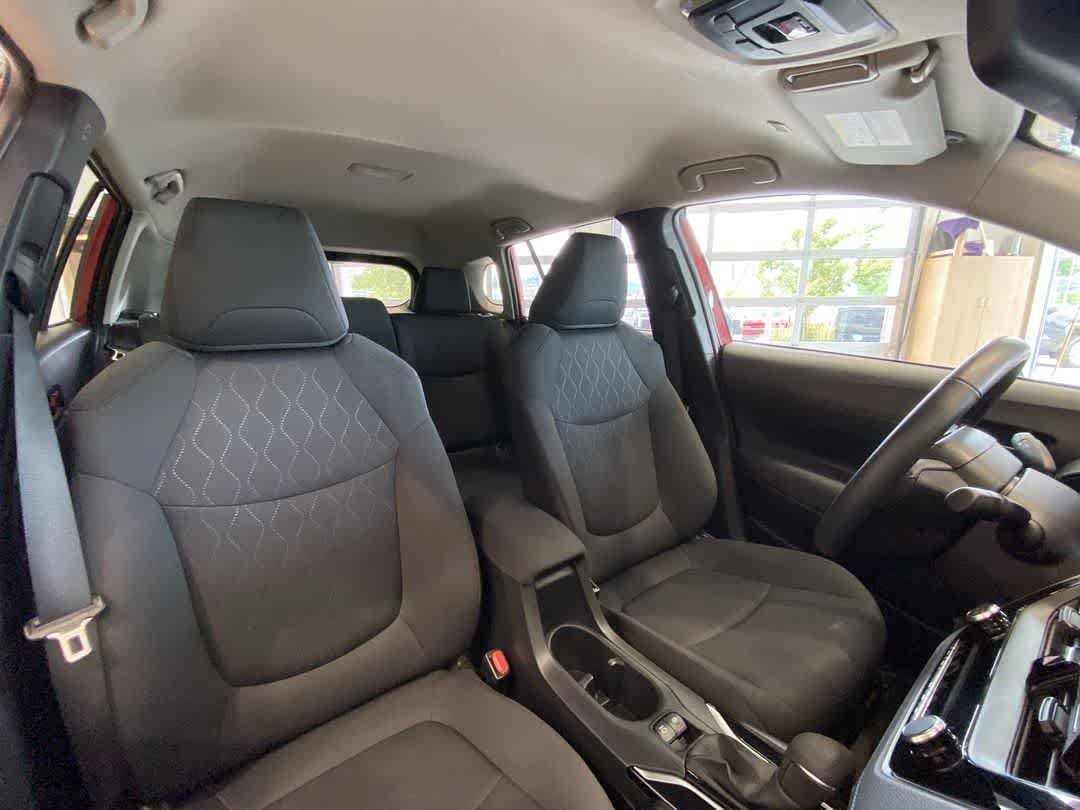 Used 2024 Toyota Corolla Cross LE AWD/4WD image 26