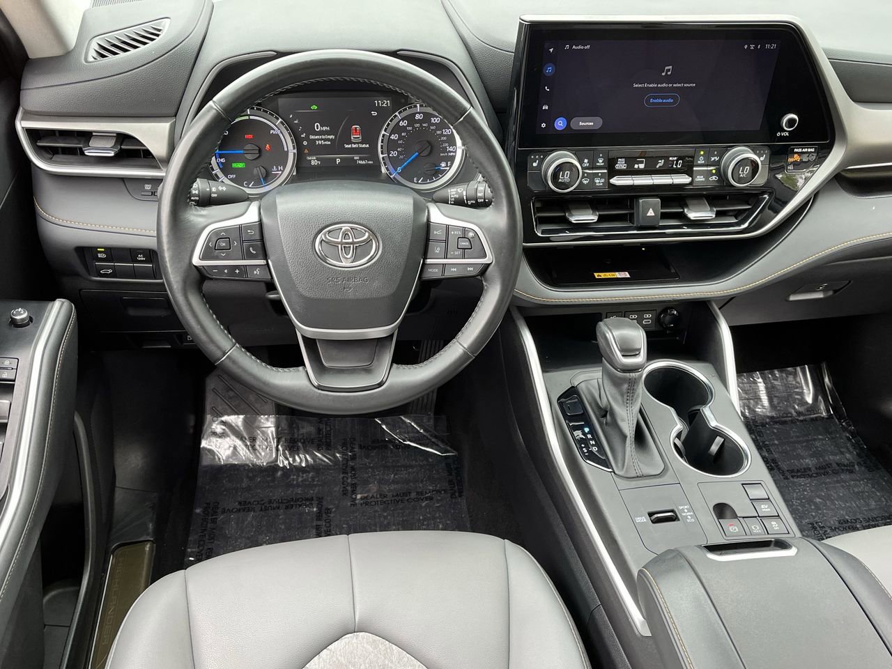Used 2023 Toyota Highlander Bronze Edition FWD image 10